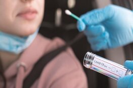 Uitdelen zelftesten op luchthavens verlengd tot en met september