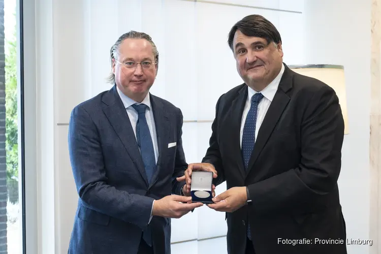 Pro­vin­ci­a­le Ere­pen­ning voor af­scheid ne­men­de prof. dr..Mar­tin Paul