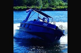 Plezierboot in de problemen op de Maas