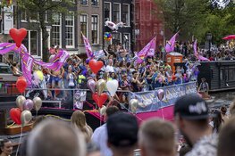 Canal Parade Pride Amsterdam in volle gang (fotoalbum)