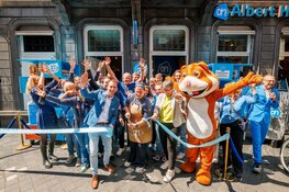 Feestelijke opening vernieuwde Albert Heijn Helmstraat