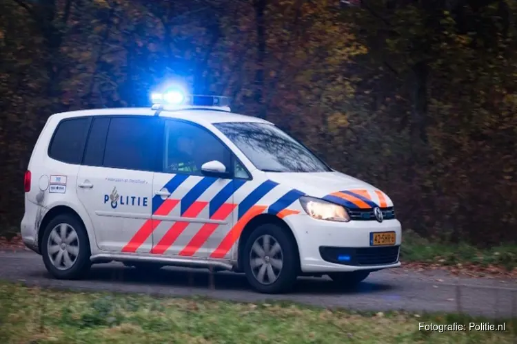 Vaten met onbelende vloeistof aangetroffen in kelderbox, verdachte aangehouden